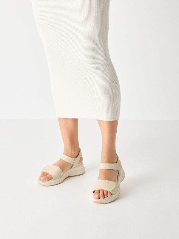 SANDALO COMFORT CON FASCE REGOLABILI TAMARIS