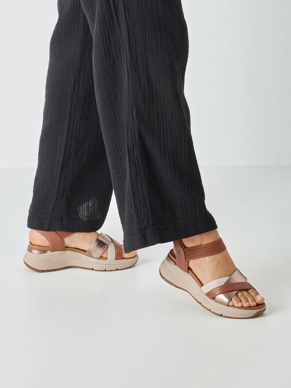 SANDALO WIDE FIT STEP IN TAMARIS 88740